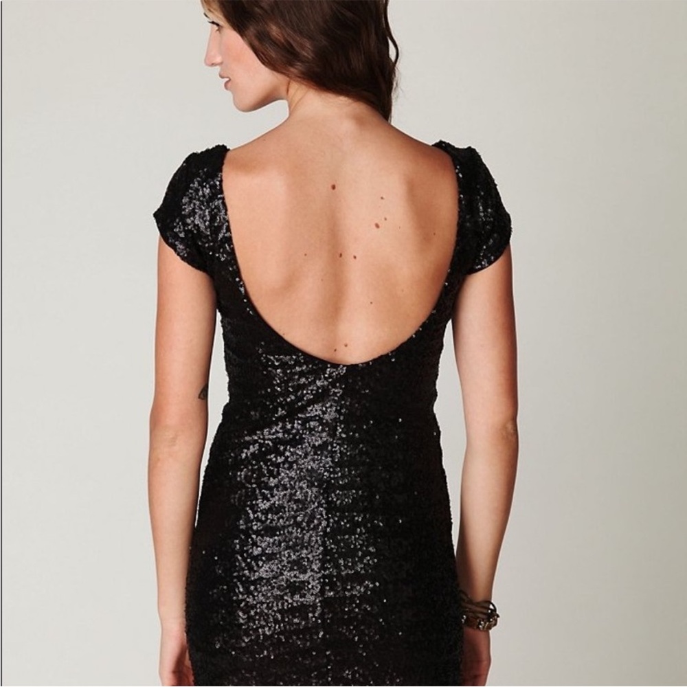 Backstage Sequin Bodycon Dress - Picture 2 of 5